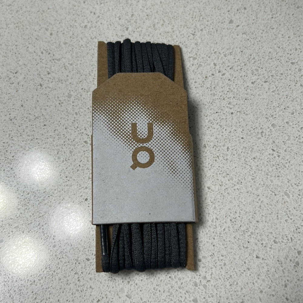 On Cloud Laces in Gray